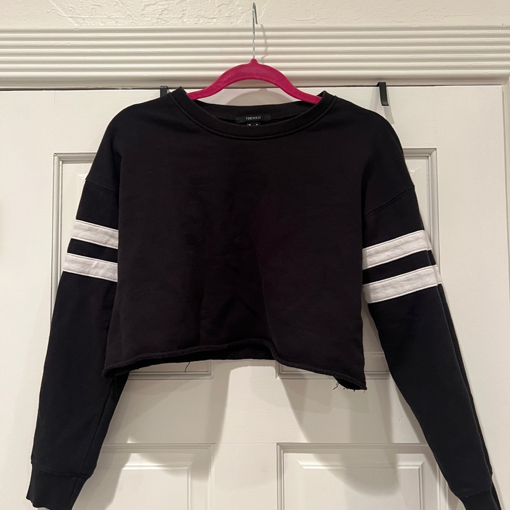 FOREVER 21 CROPPED SWEATSHIRT